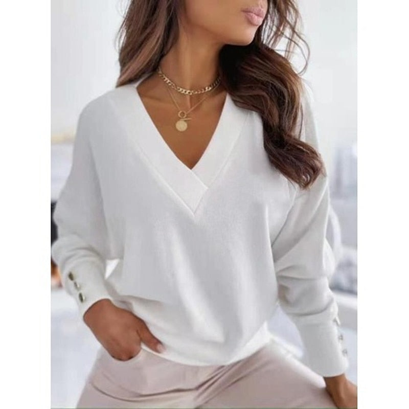 Elegant Women's Winter Sweater - Stylish Knitwear for the Fall/Winter Season